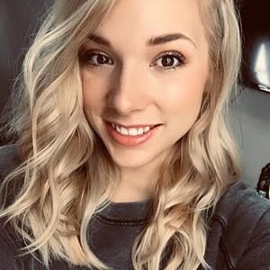 Meet your Posher, Courtney